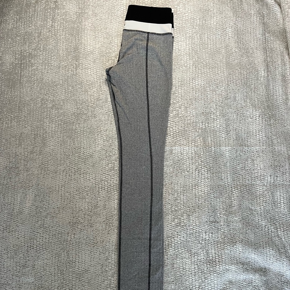 Lululemon Light Herringbone Pattern Mini Flared P… - image 4